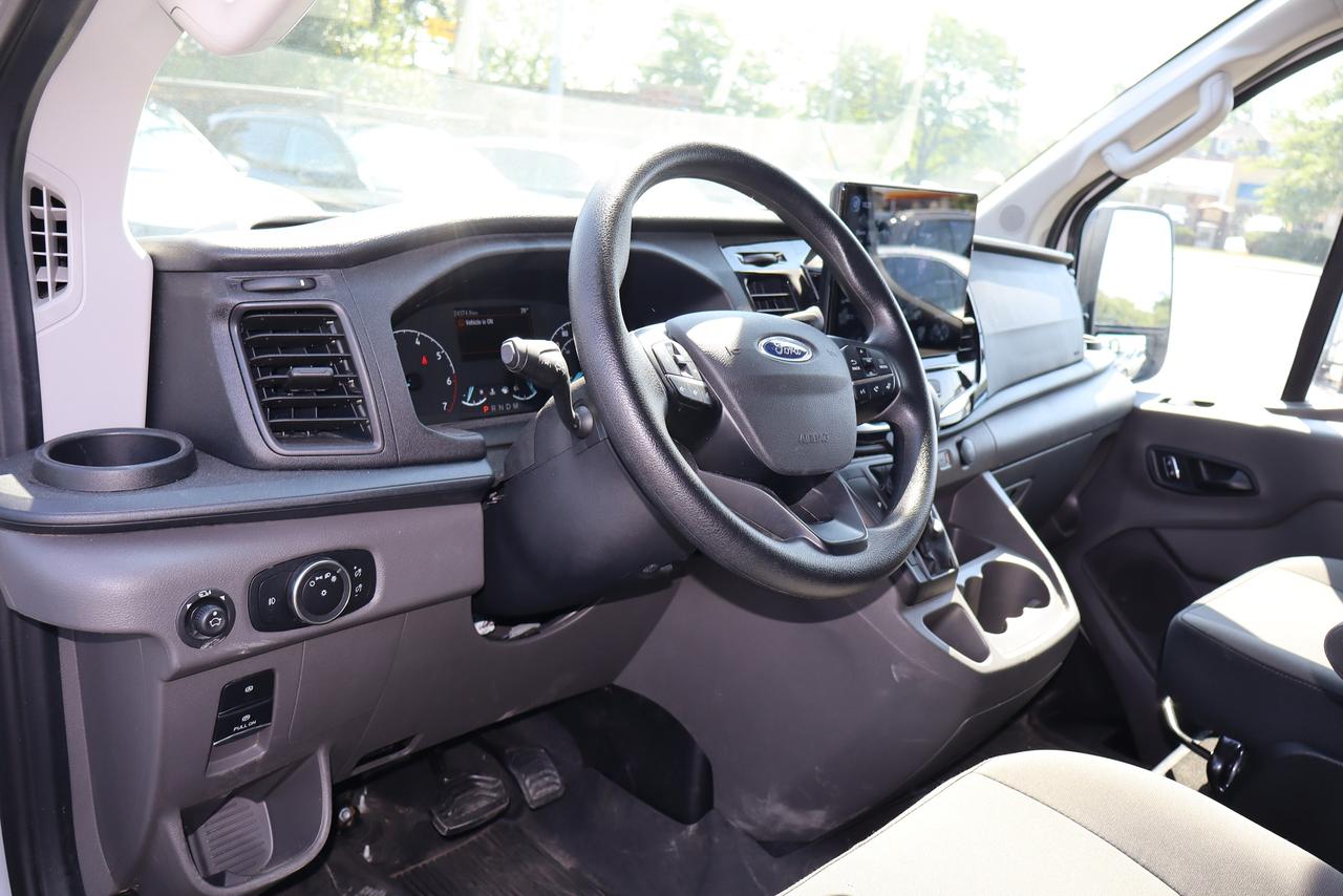 2024 Ford Transit XLT 12 passnger Photo