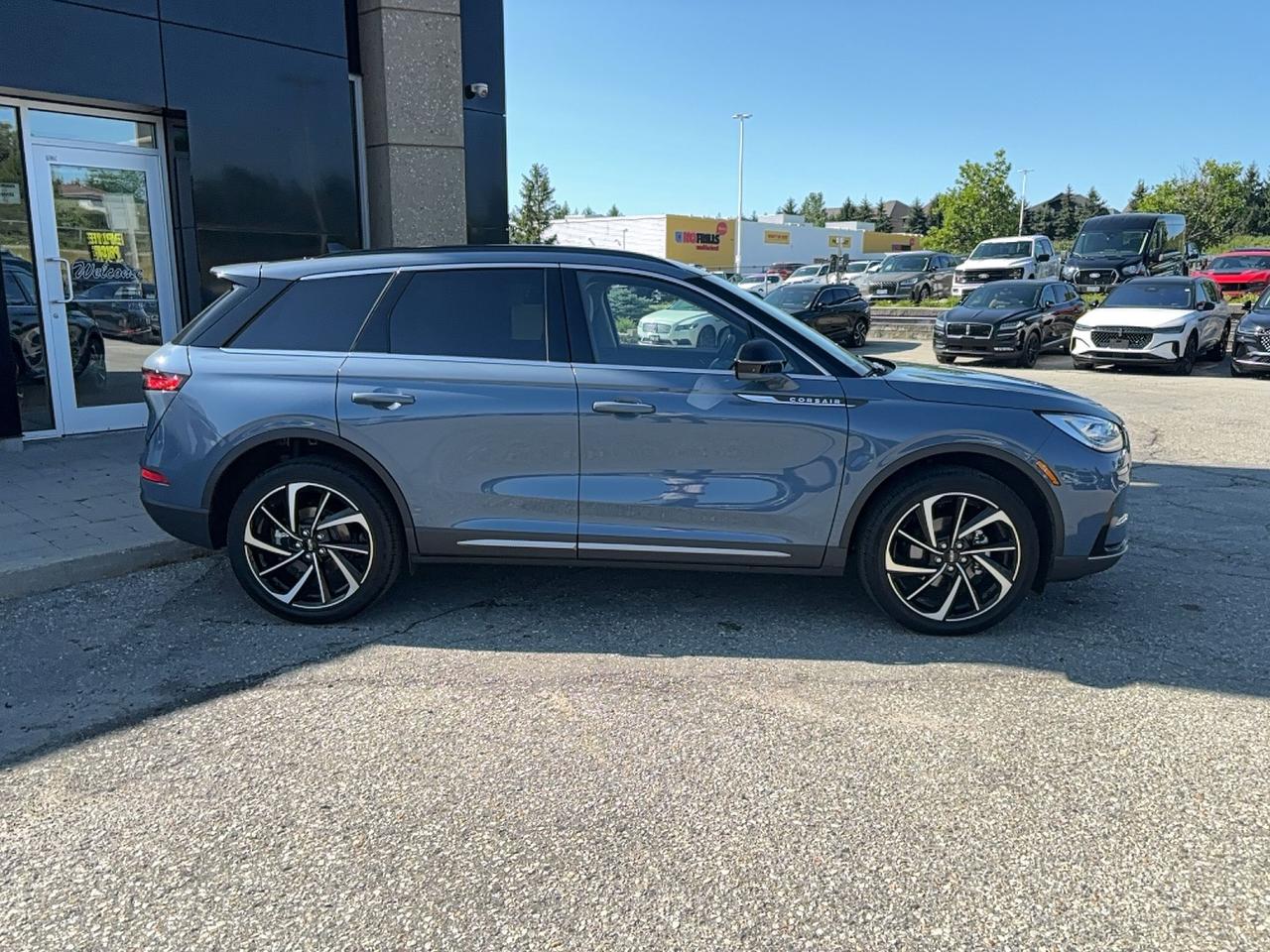 2026 Lincoln Corsair RESERVE, 2L, 201A, PANO ROOF, REMOTE START, TECH! Photo2