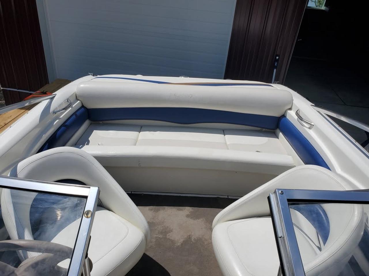 2004 Larson SEI 186 BOWRIDER 3.0 Mercruiser Photo