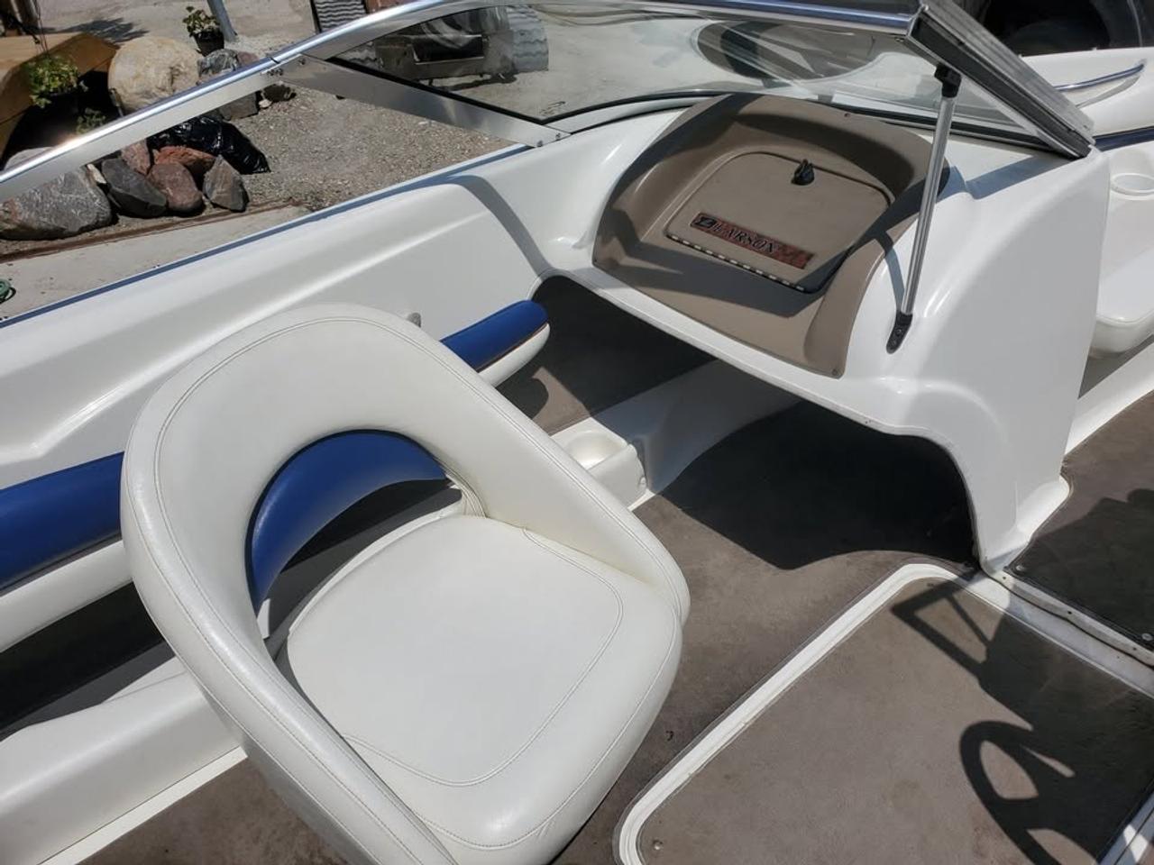 2004 Larson SEI 186 BOWRIDER 3.0 Mercruiser Photo3