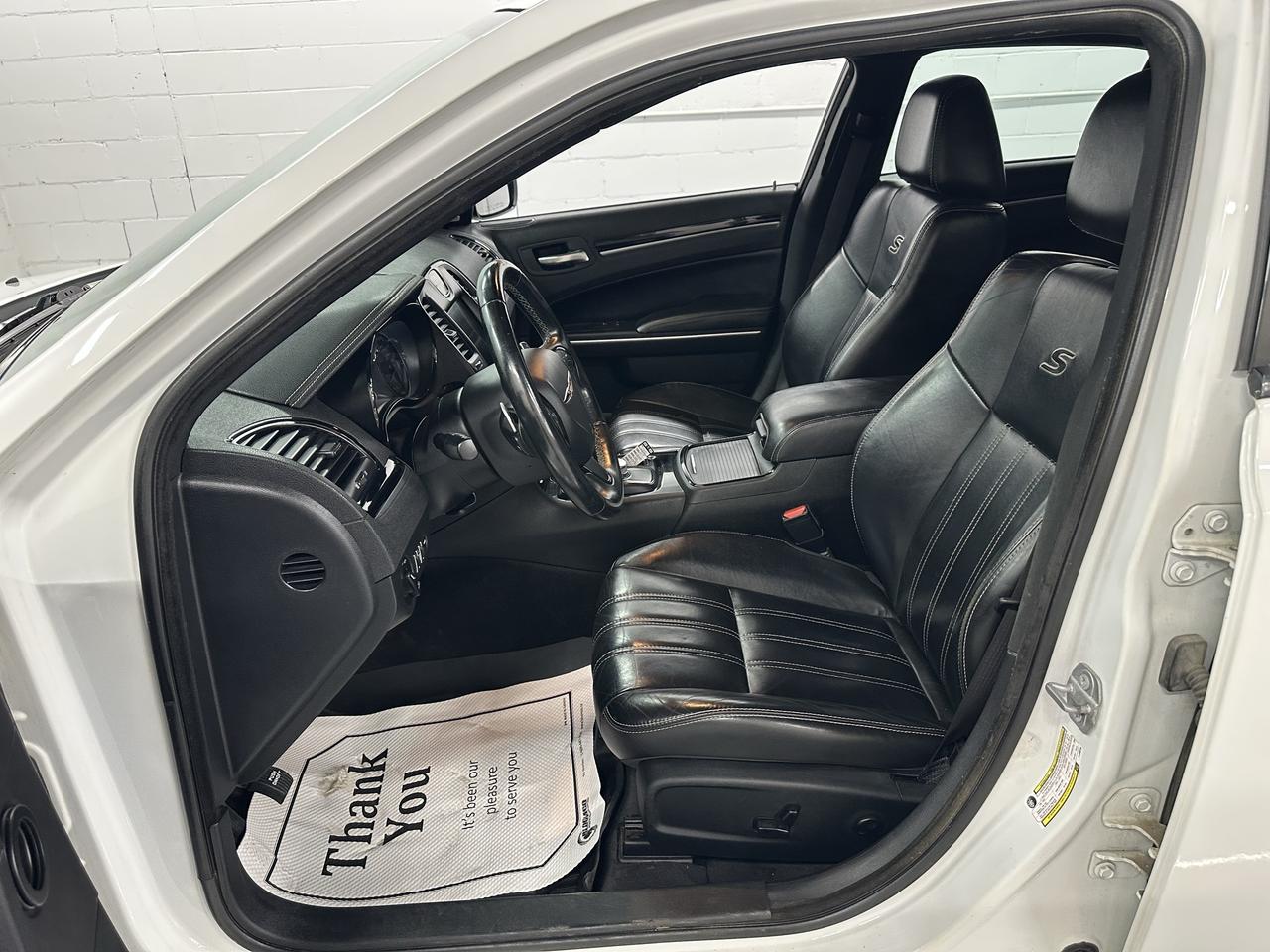2019 Chrysler 300 300S RWD Photo34