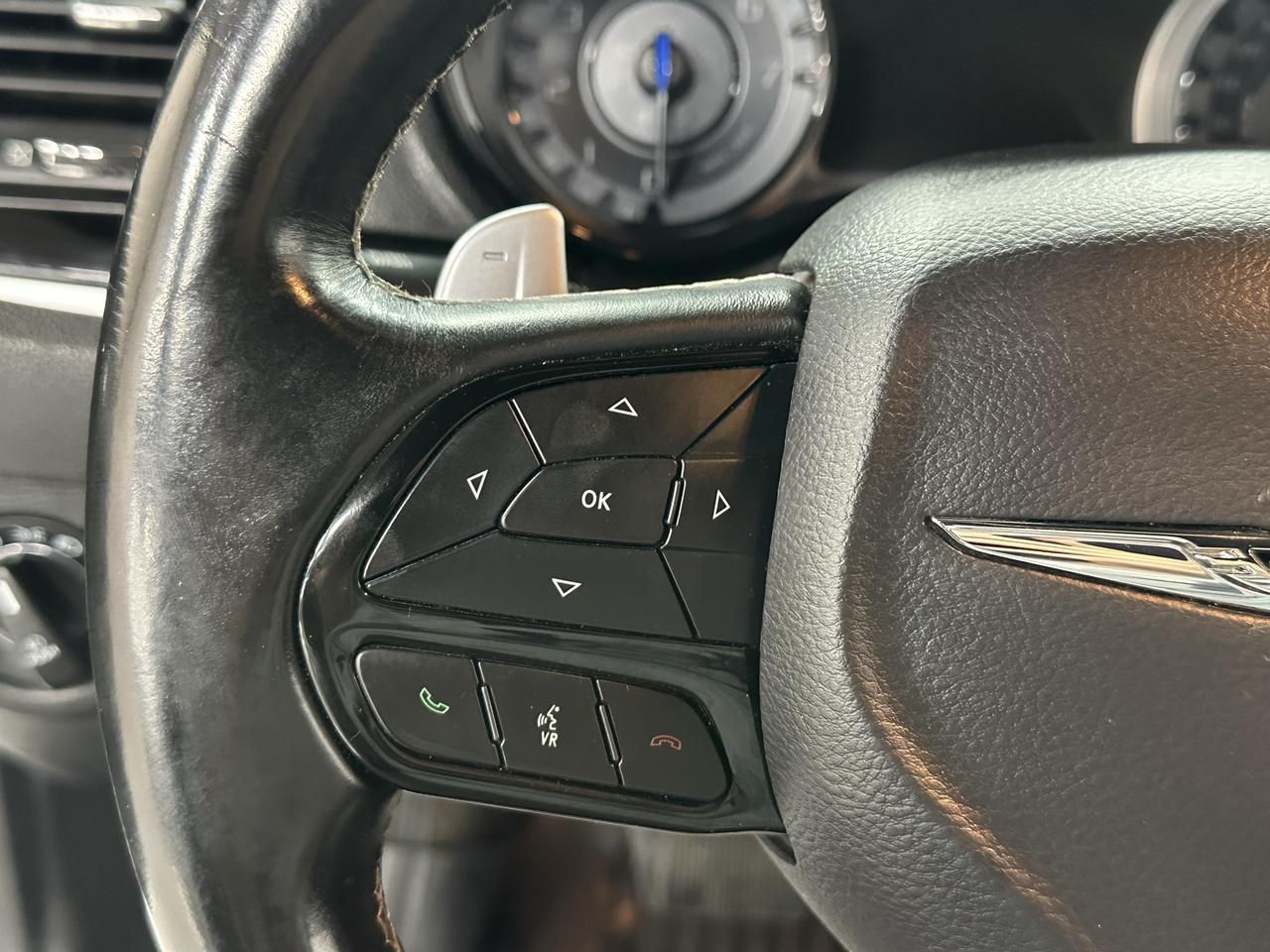 2019 Chrysler 300 300S RWD Photo11