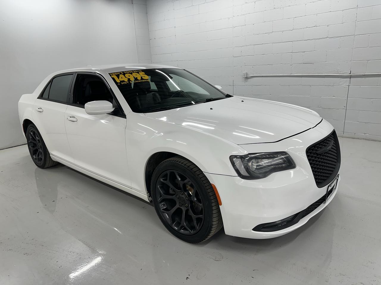 2019 Chrysler 300 300S RWD Photo1