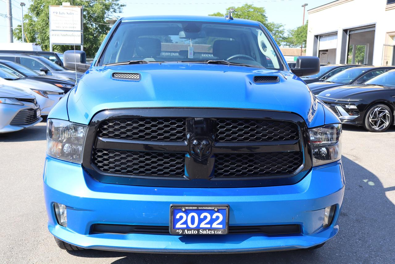 2022 RAM 1500 Classic EXPRESS 4X4 CREW CAB 5'7" BOX Photo2