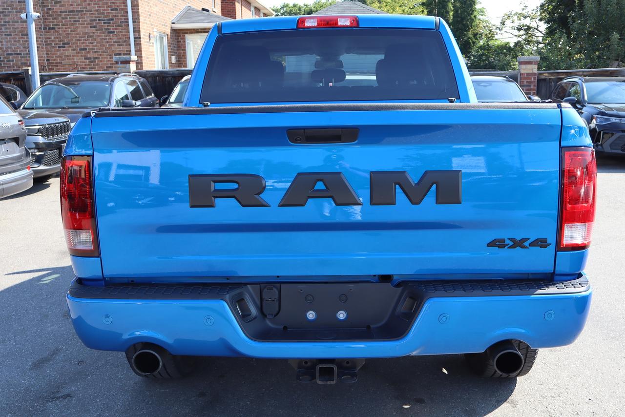 2022 RAM 1500 Classic EXPRESS 4X4 CREW CAB 5'7" BOX Photo