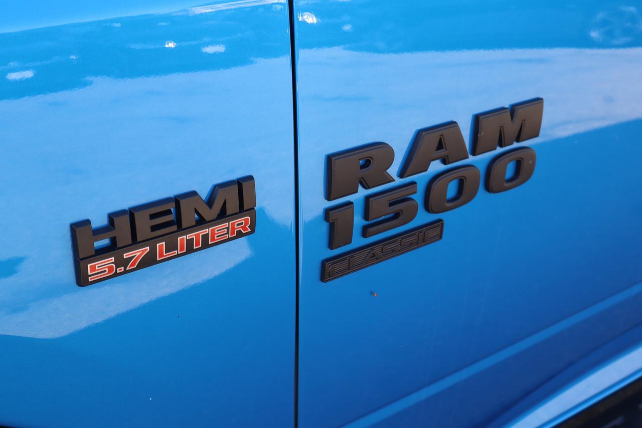 2022 RAM 1500 Classic EXPRESS 4X4 CREW CAB 5'7" BOX Photo