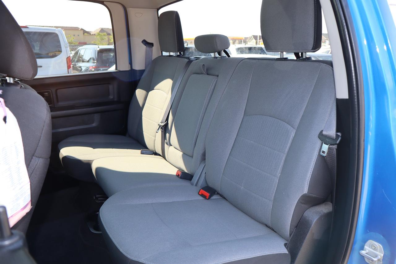2022 RAM 1500 Classic EXPRESS 4X4 CREW CAB 5'7" BOX Photo