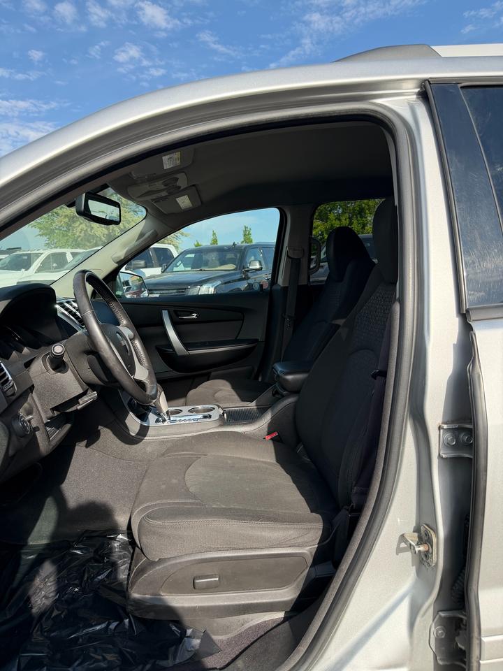 2010 GMC Acadia FWD 4dr SLE2 Photo
