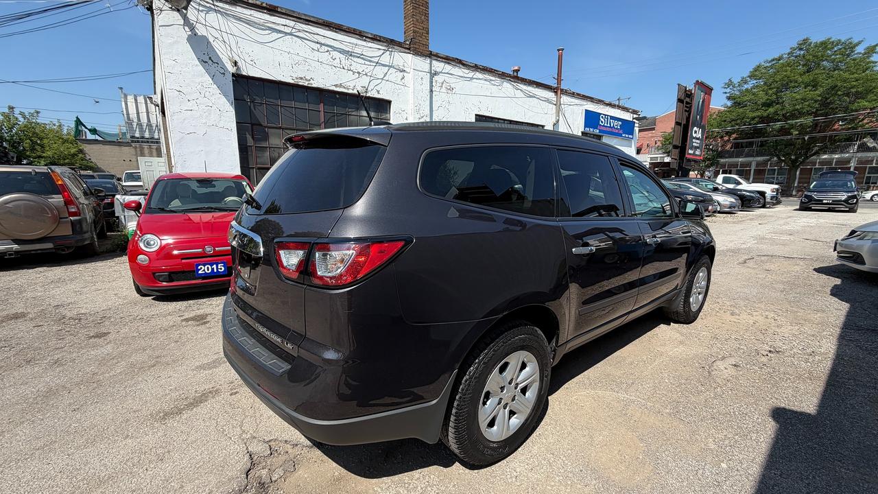 2016 Chevrolet Traverse LS Photo
