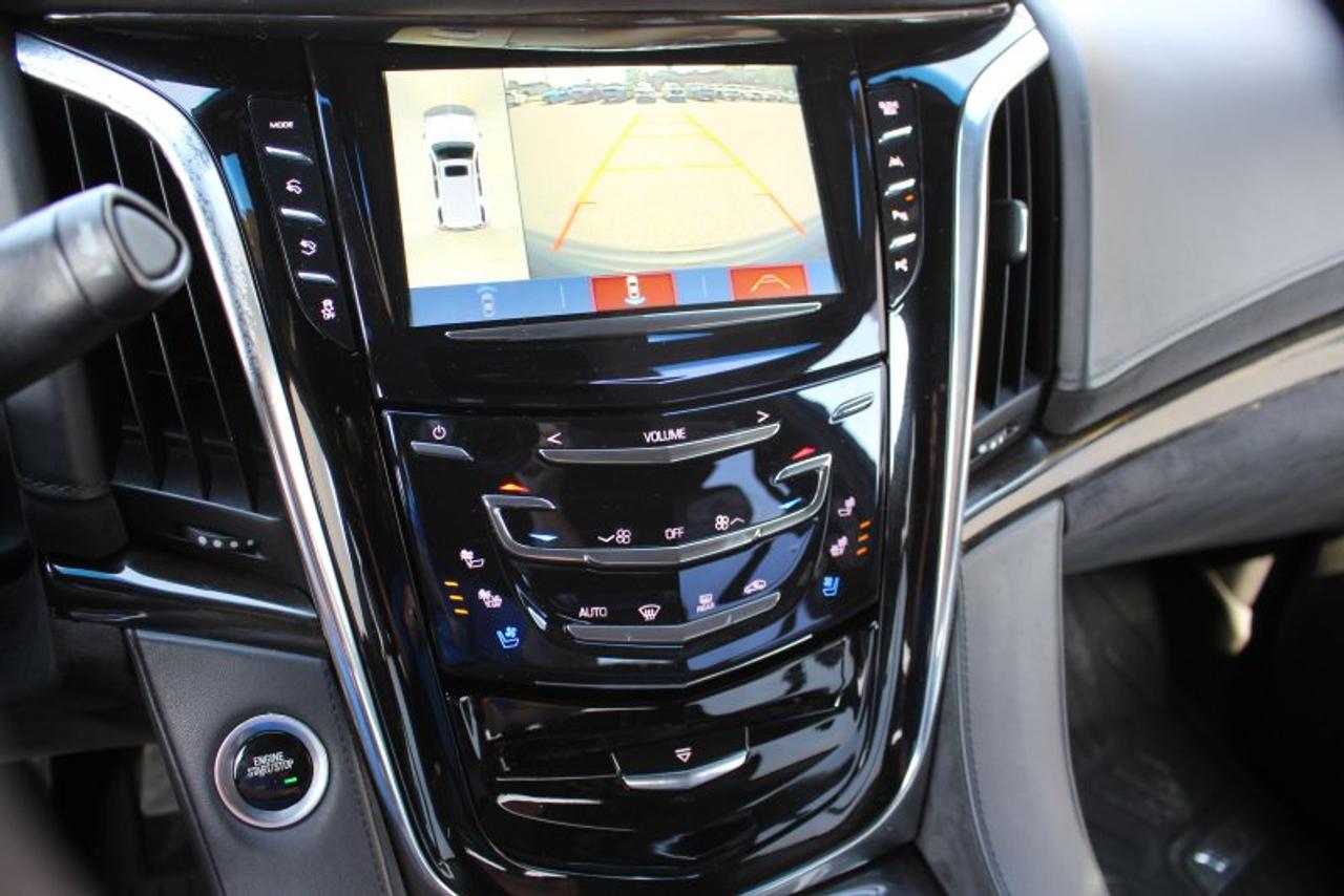 2018 Cadillac Escalade Platinum*LowKs*4x4*Heated Leather*SunRoof*Media Photo