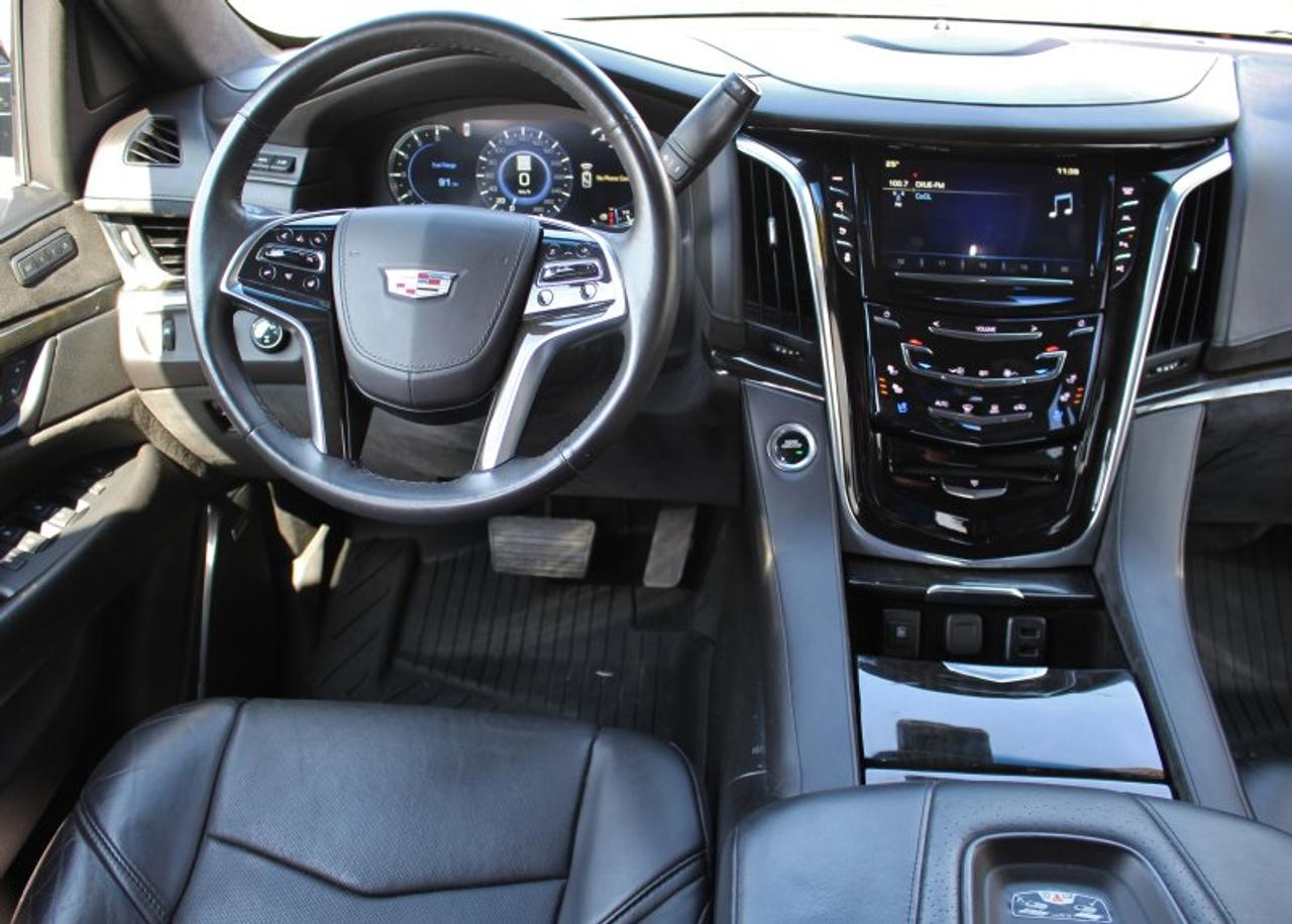 2018 Cadillac Escalade Platinum*LowKs*4x4*Heated Leather*SunRoof*Media Photo