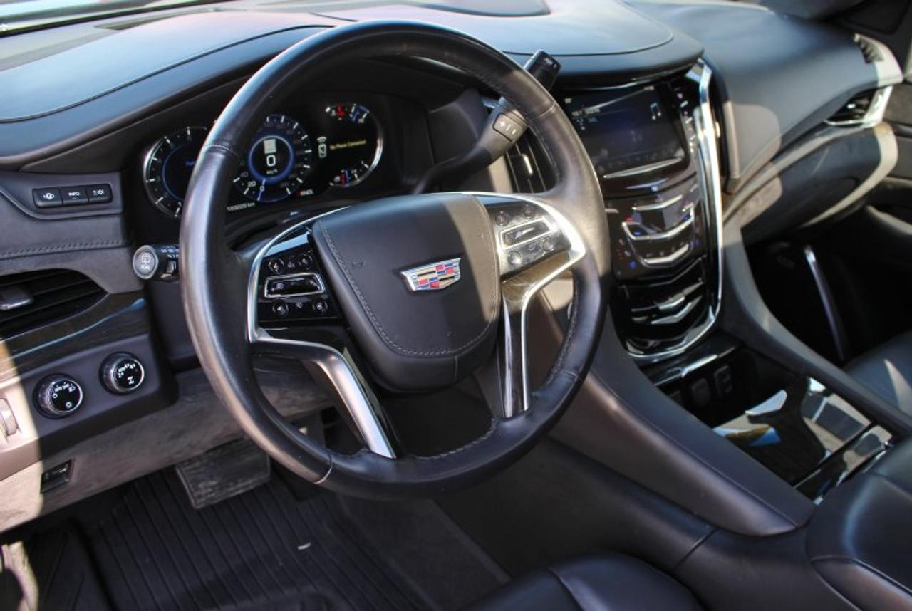2018 Cadillac Escalade Platinum*LowKs*4x4*Heated Leather*SunRoof*Media Photo