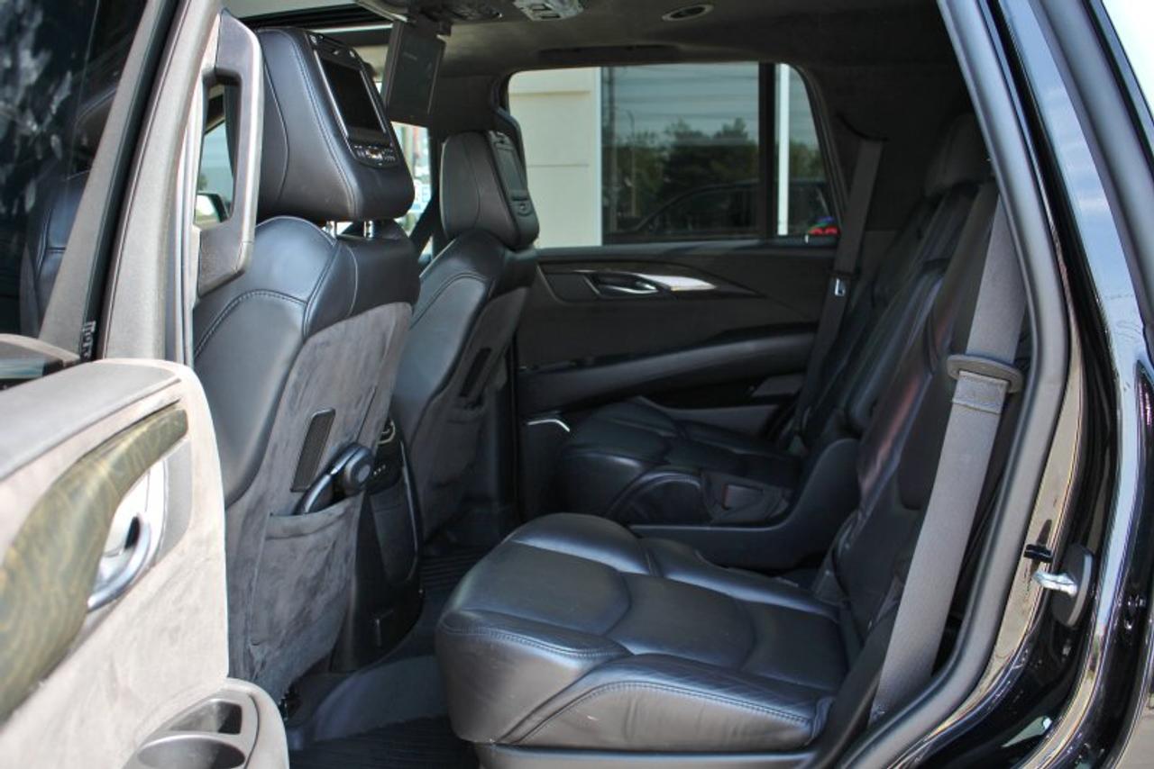 2018 Cadillac Escalade Platinum*LowKs*4x4*Heated Leather*SunRoof*Media Photo