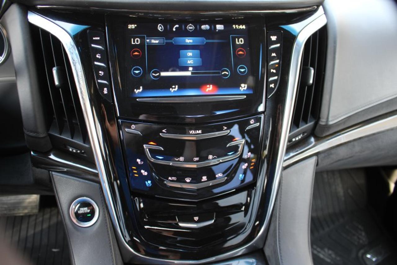2018 Cadillac Escalade Platinum*LowKs*4x4*Heated Leather*SunRoof*Media Photo