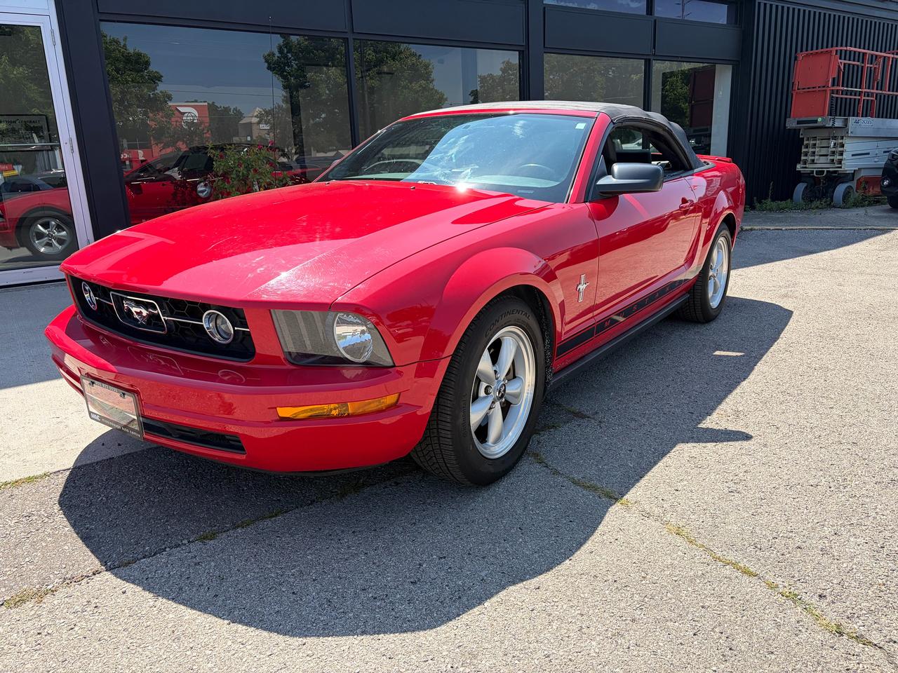 2008 Ford Mustang 2dr Conv Photo2