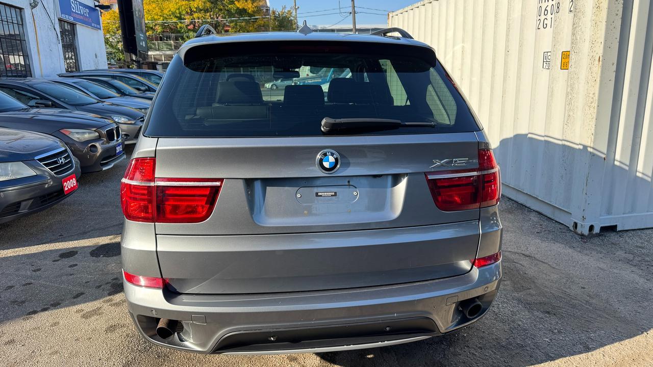 2012 BMW X5 35i Photo4