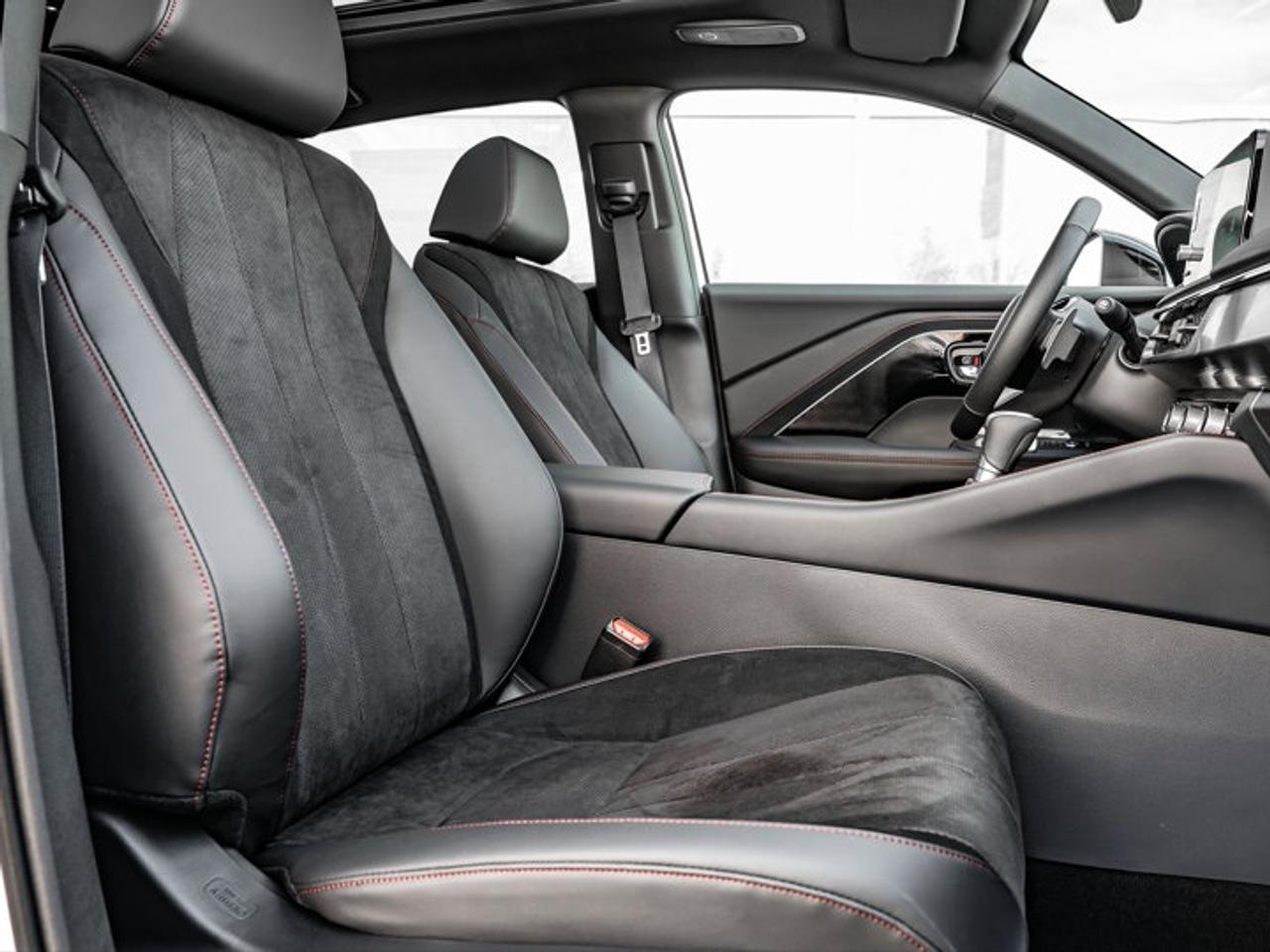 2026 Acura ADX Platinum Elite A-Spec Photo