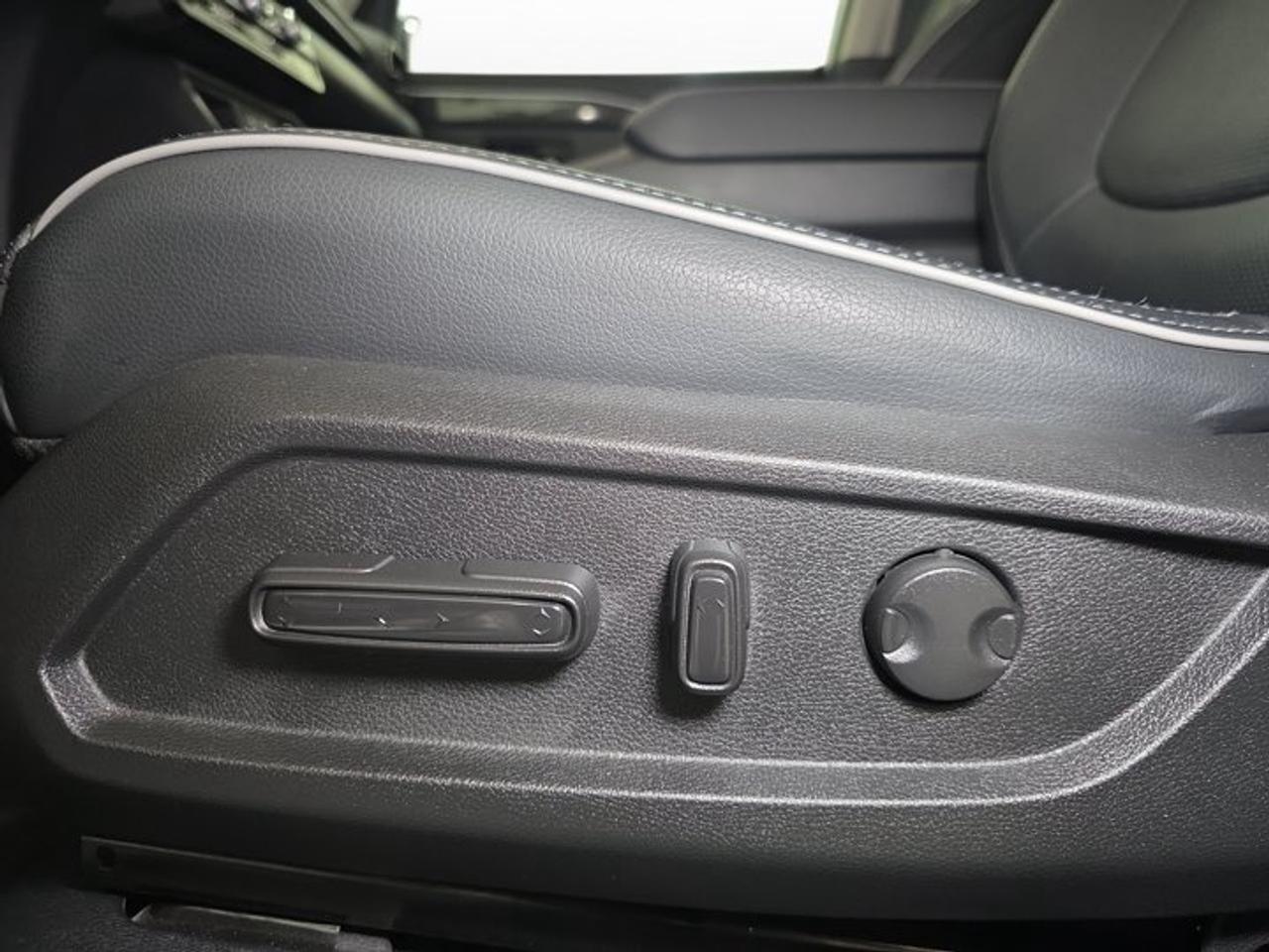 2025 Honda Pilot Touring Photo