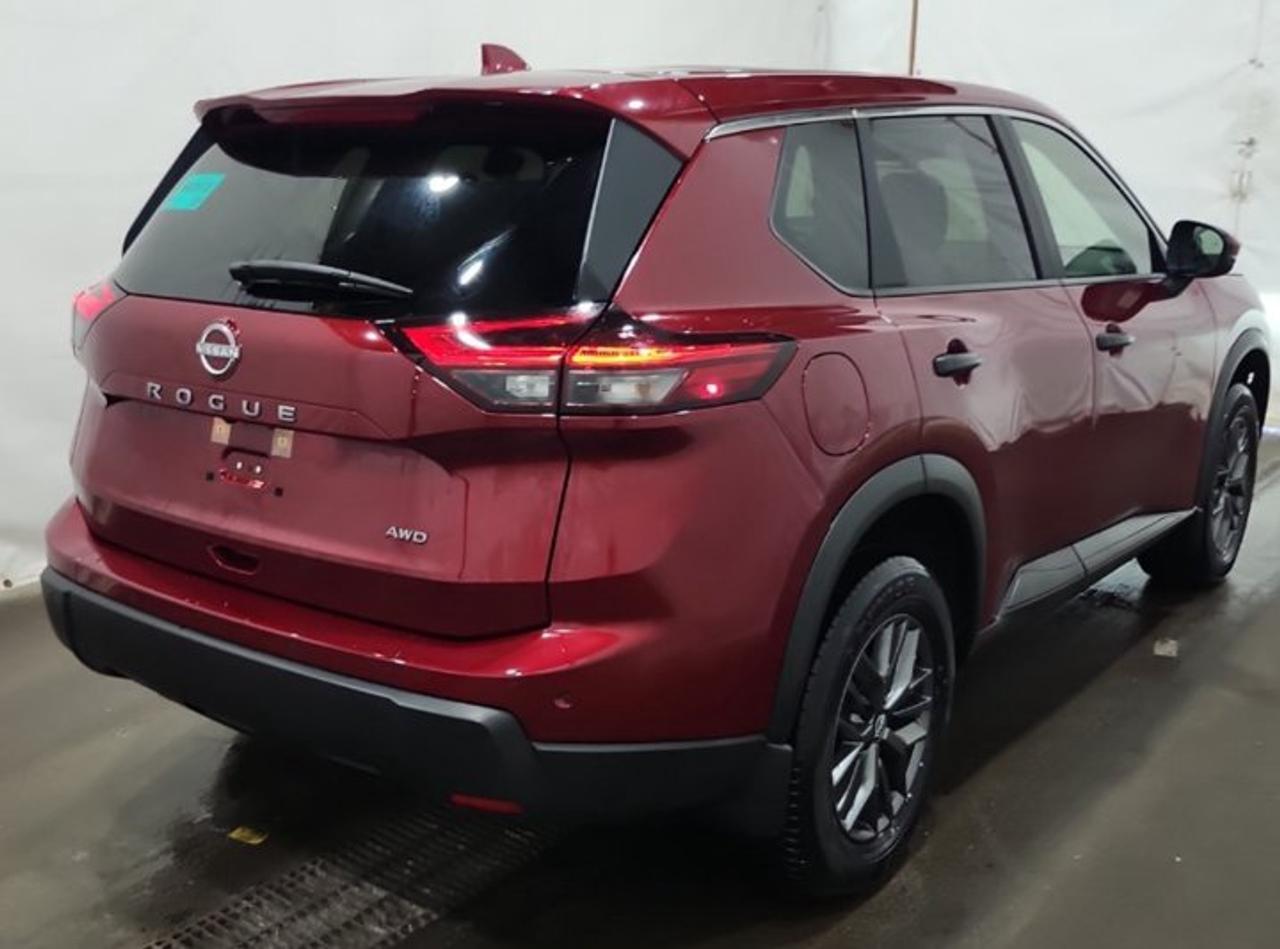 2024 Nissan Rogue S AWD | Heated Wheel + Seats | CarPlay + Android | BSW | FCW | Alloy Wheels | and More ! Photo
