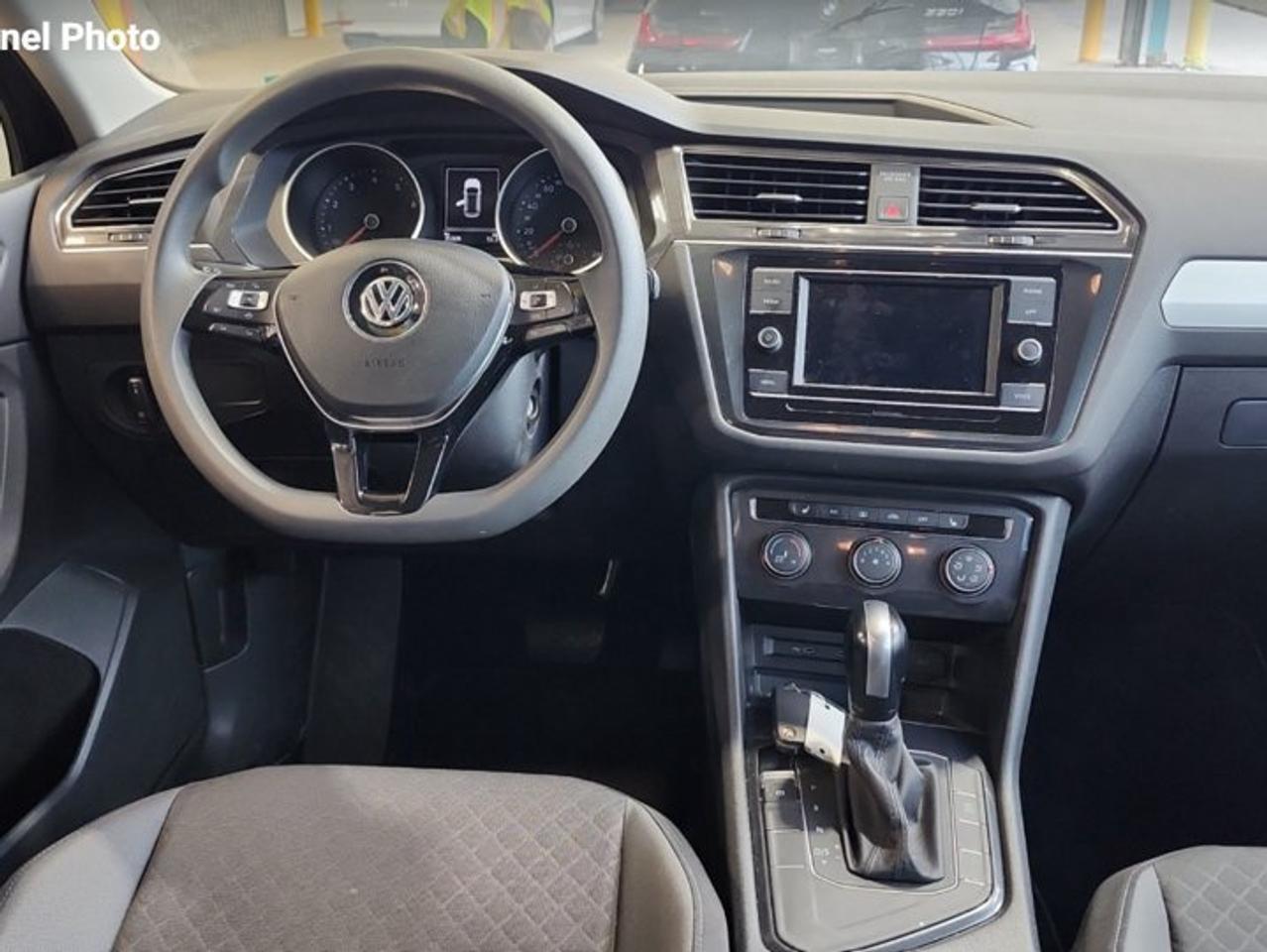 2020 Volkswagen Tiguan Trendline | Heated Seats | CarPlay + Android | Rear Camera | Alloy Wheels and More ! Photo