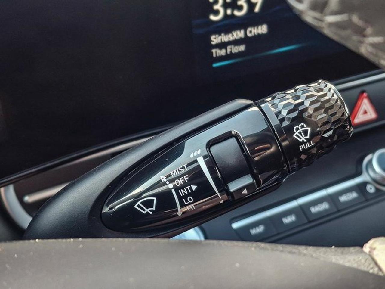 2025 Hyundai Elantra Luxury | Leather | Sunroof | Heated Seats + Steering | Remote Start | Adaptive Cruise | and More! Photo