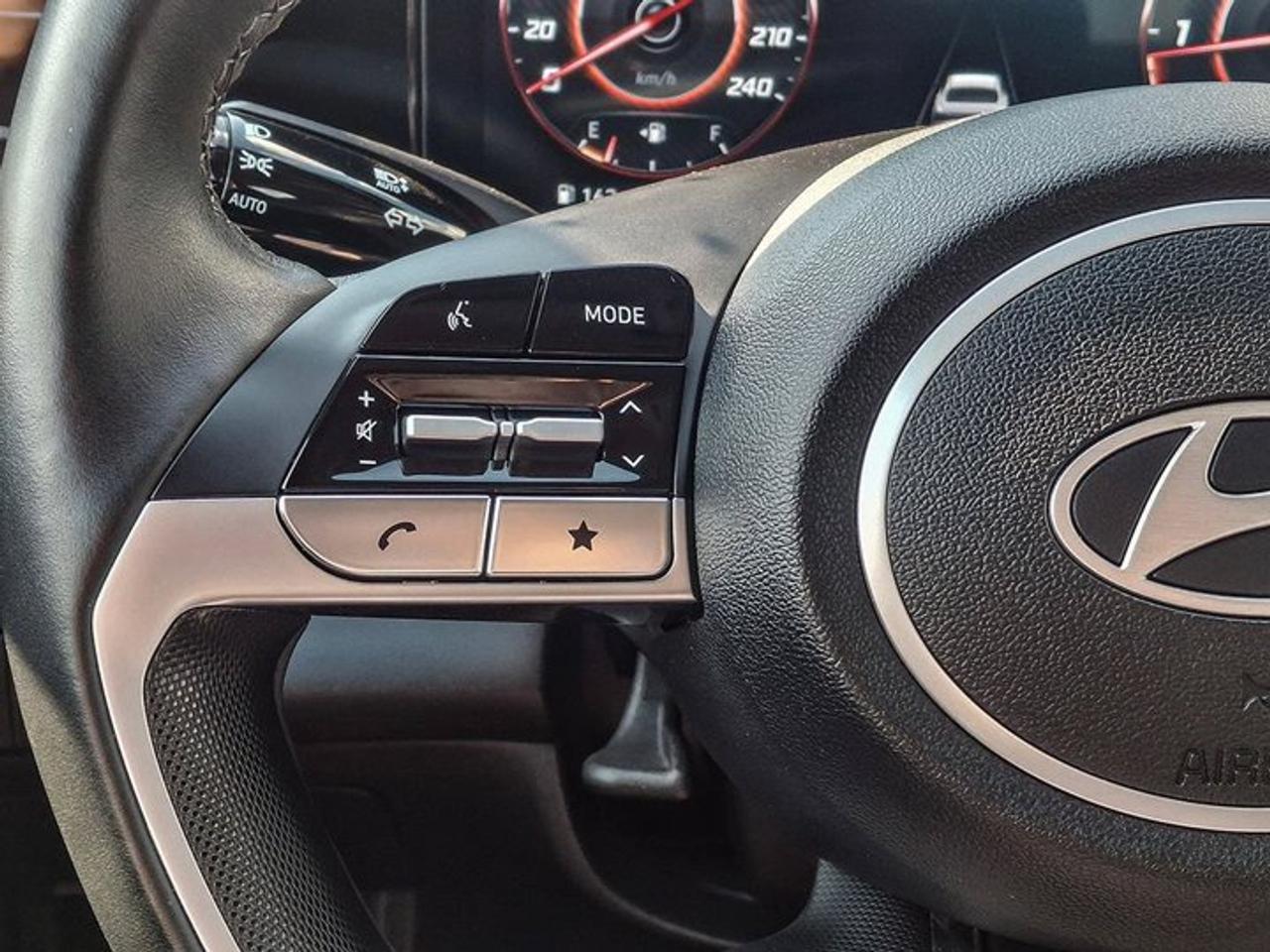 2025 Hyundai Elantra Luxury | Leather | Sunroof | Heated Seats + Steering | Remote Start | Adaptive Cruise | and More! Photo