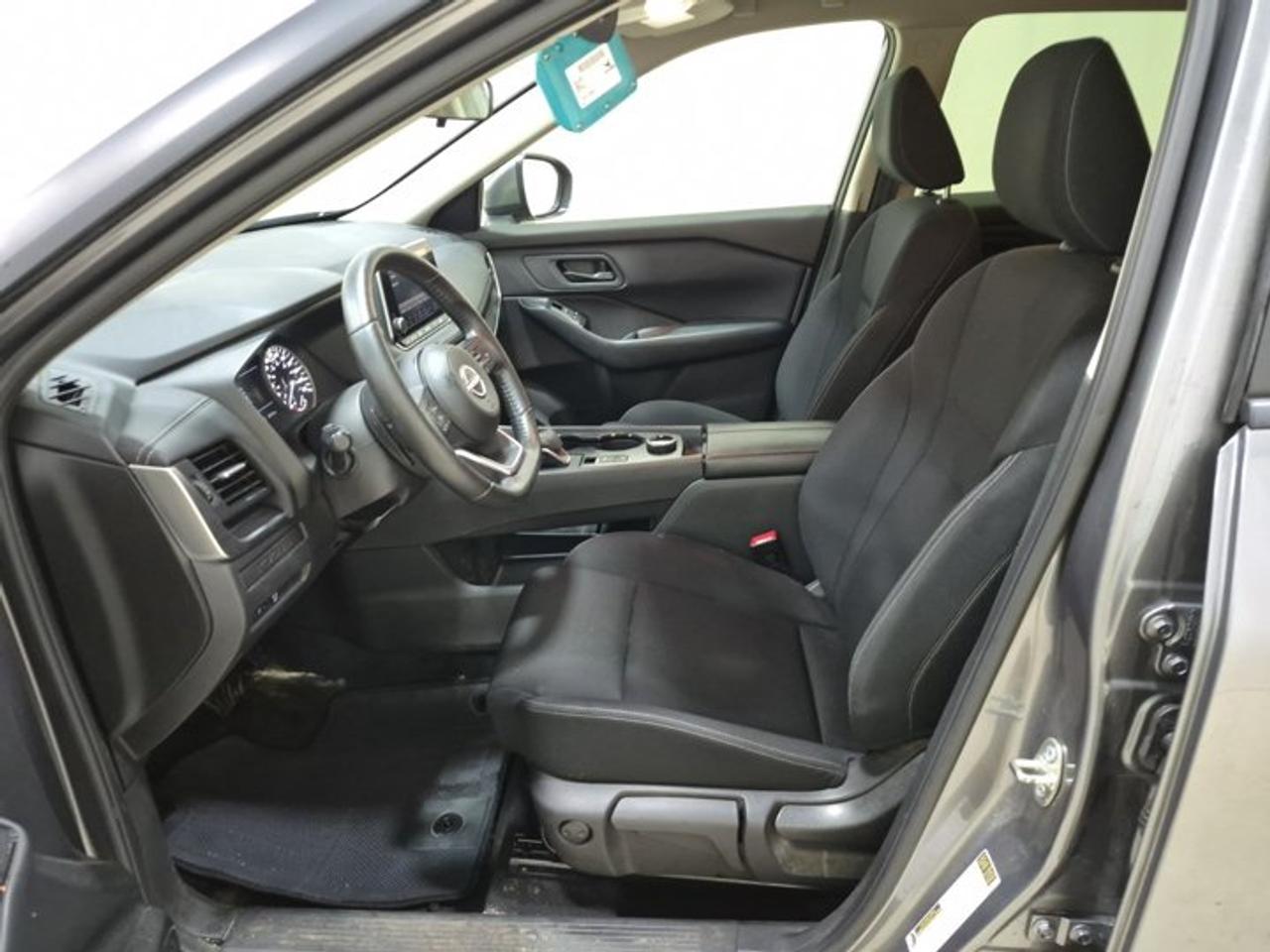 2024 Nissan Rogue S AWD | Heated Seats + Steering | CarPlay + Android Auto | Remote Start | Blind Spot | FCW & More ! Photo
