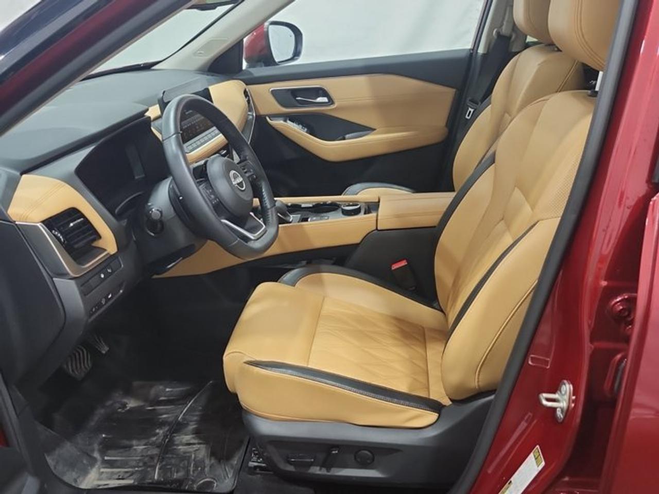 2023 Nissan Rogue Platinum AWD | Leather | Pano Roof | Intelligent Cruise | Heated Seats + Steering | Bose & More ! Photo
