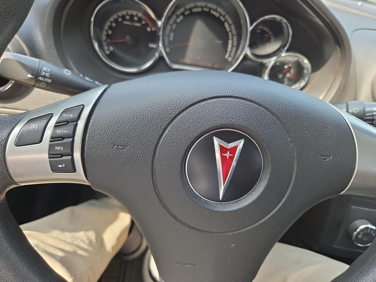 2009 Pontiac G6 SE Photo