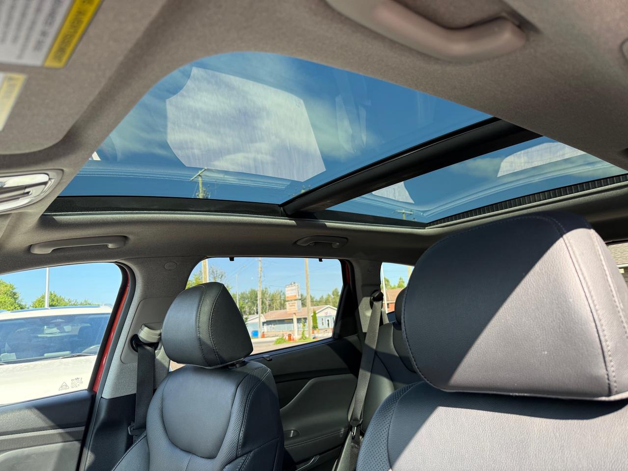 2020 Hyundai Santa Fe Luxury 2.0 Pano Roof! Leather! CarPlay! Photo
