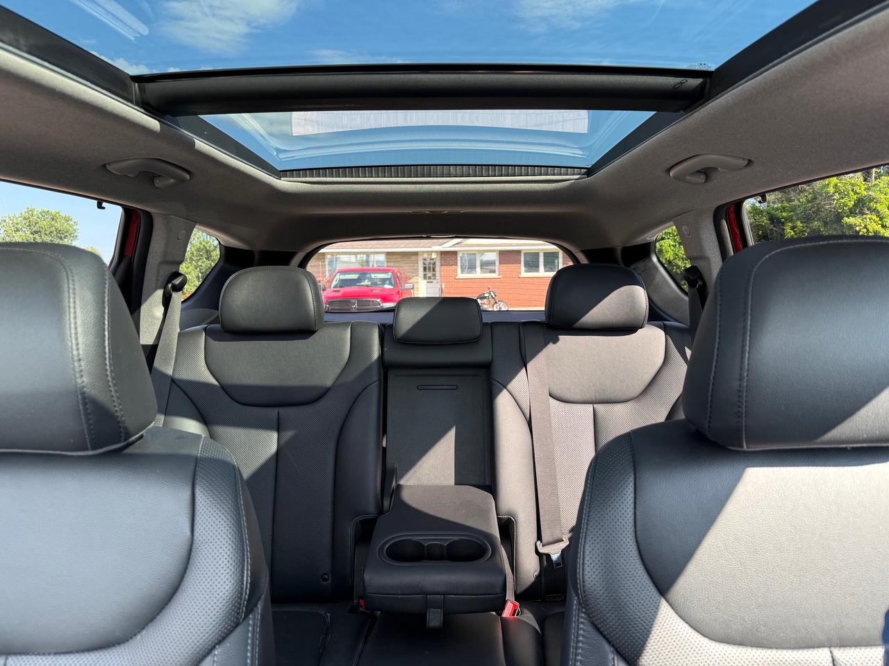2020 Hyundai Santa Fe Luxury 2.0 Pano Roof! Leather! CarPlay! Photo