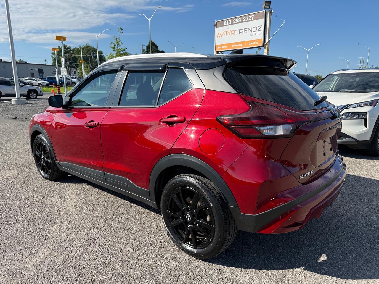 2022 Nissan Kicks SV Heated Steering and Seats! AutoStart! Photo2