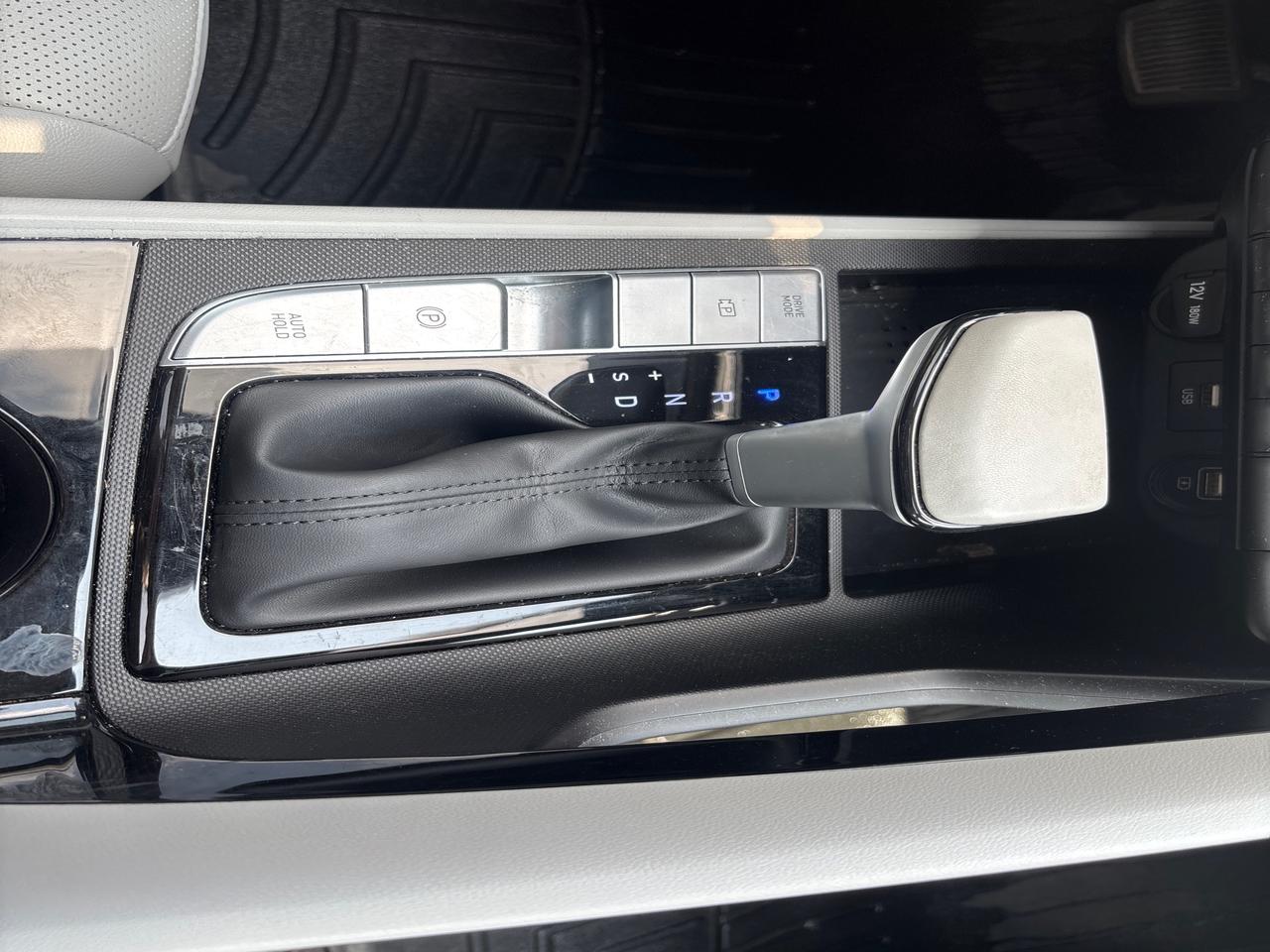 2023 Hyundai Elantra Luxury Luxury Photo