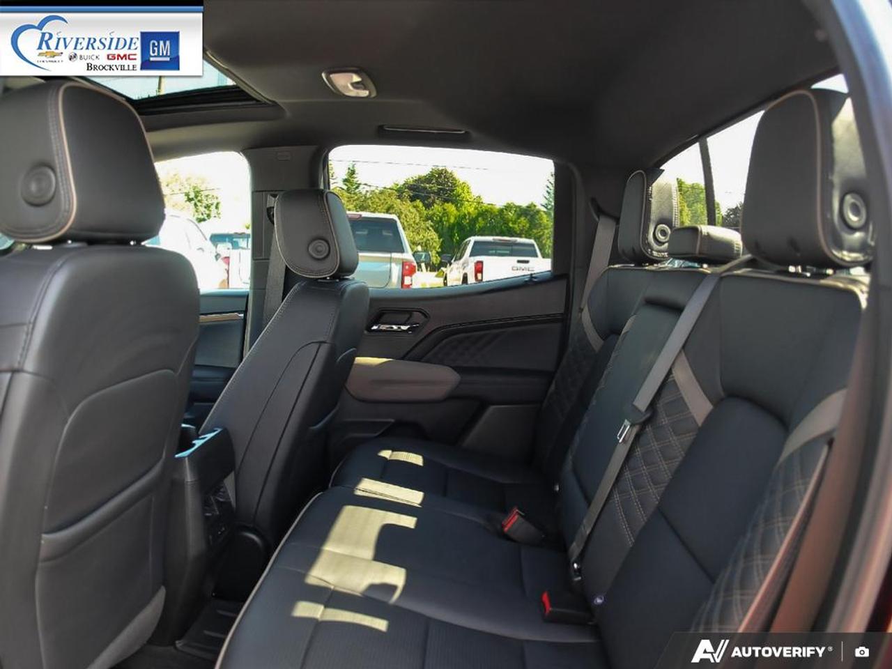 2025 GMC Canyon Denali Photo