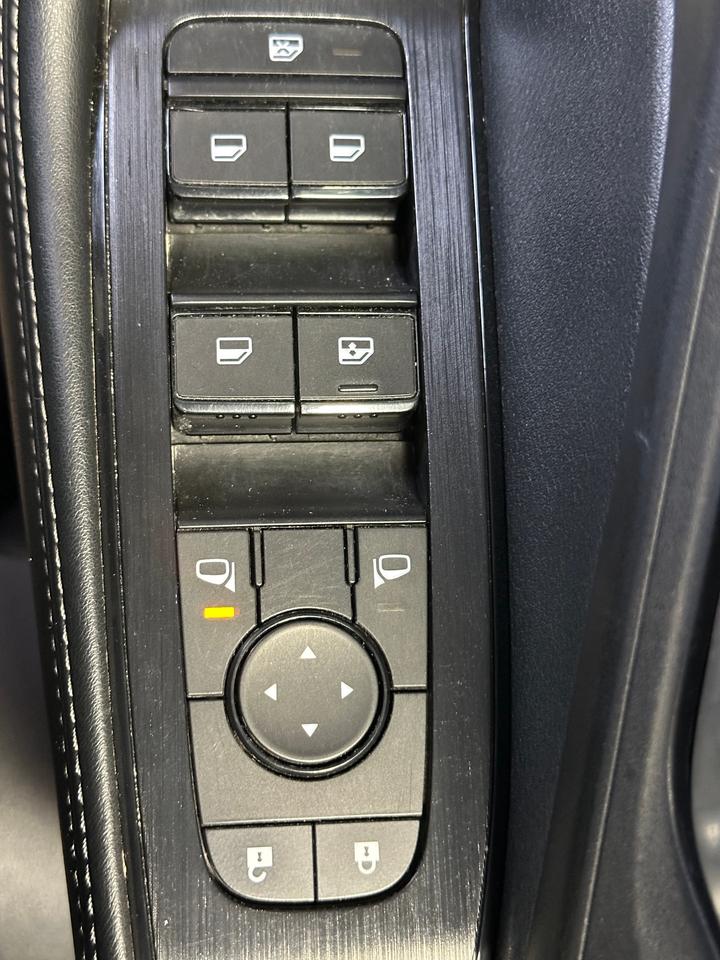 2024 Nissan Rogue SV MOONROOF | CLEAN CARFAX | AWD | LEATHER | ALLOY Photo