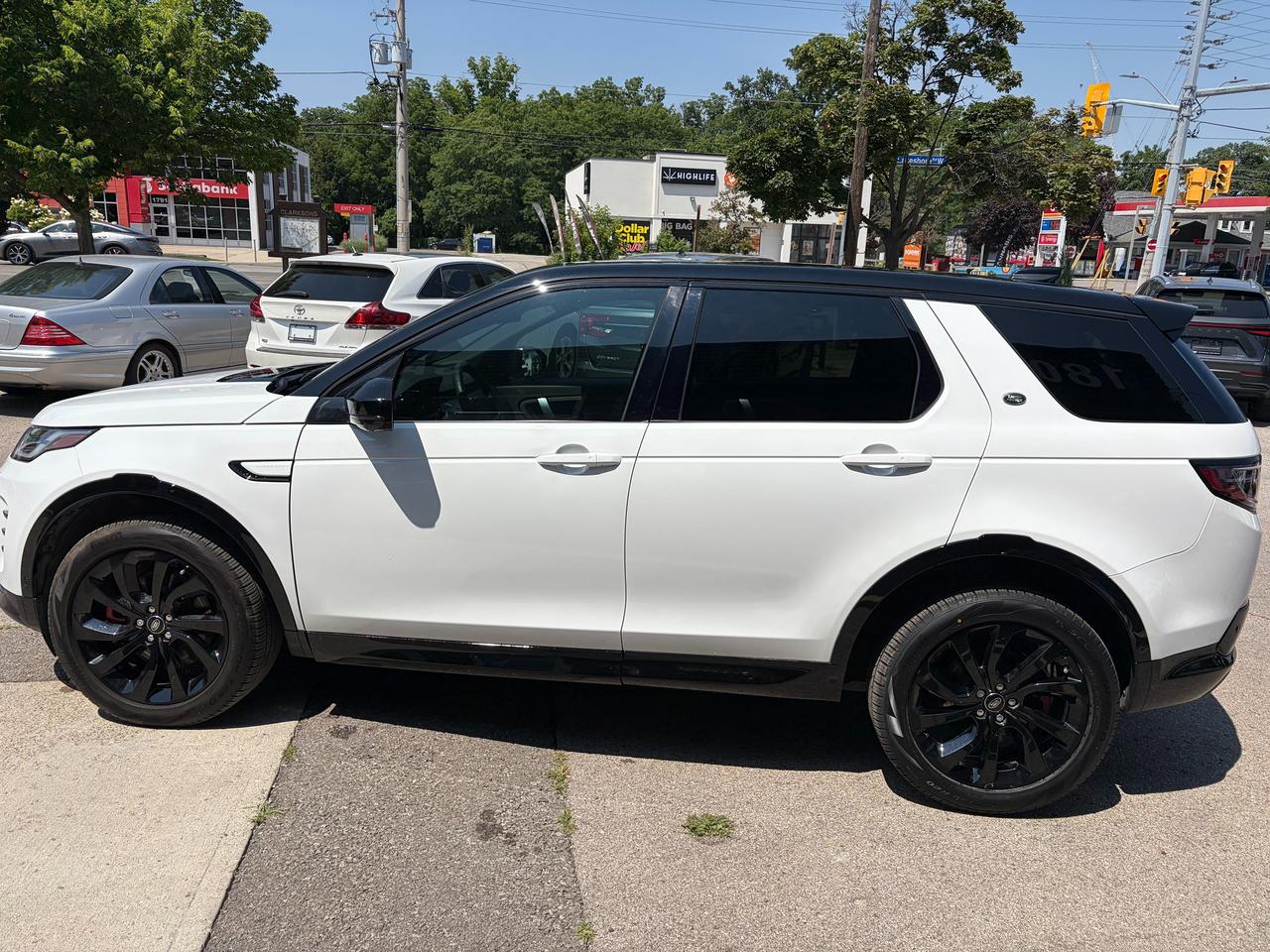 2024 Land Rover Discovery Sport Dynamic SE Photo