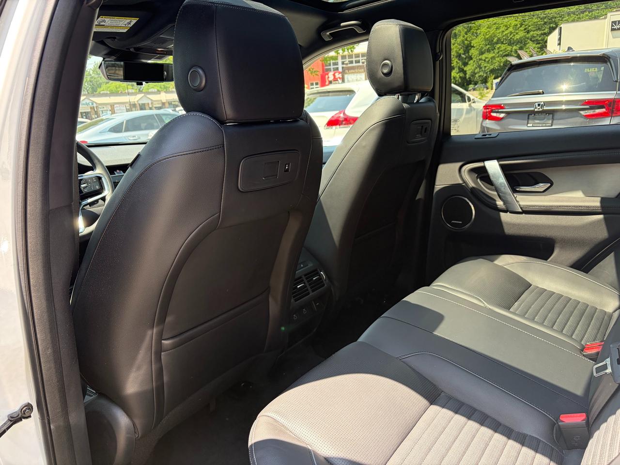 2024 Land Rover Discovery Sport Dynamic SE Photo