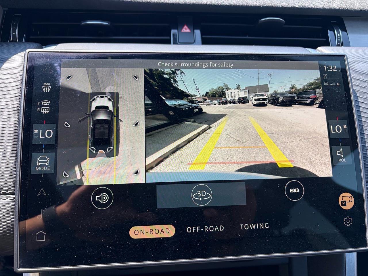 2024 Land Rover Discovery Sport Dynamic SE Photo