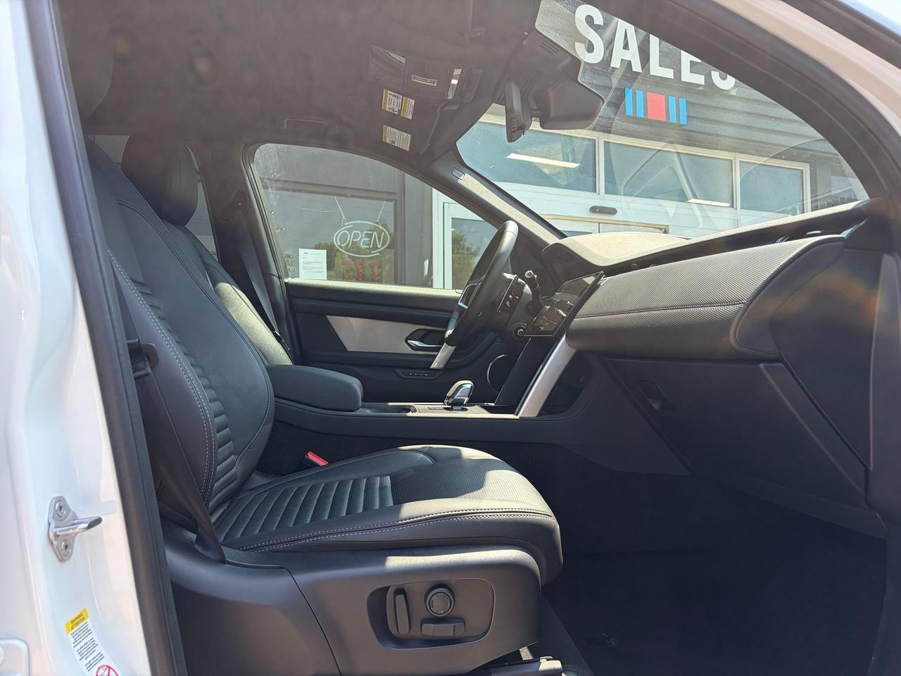 2024 Land Rover Discovery Sport Dynamic SE Photo