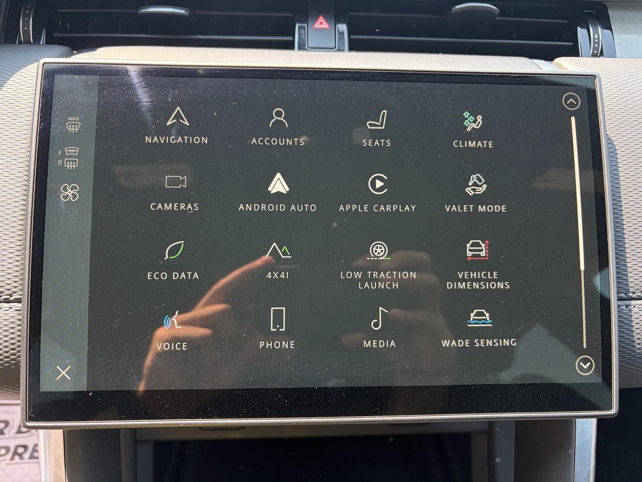 2024 Land Rover Discovery Sport Dynamic SE Photo