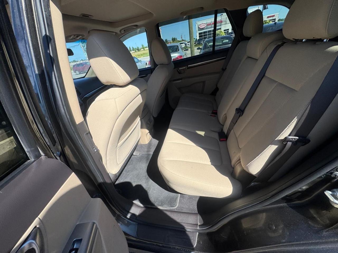 2011 Hyundai Santa Fe GL Premium, WELL MAINTAINED, NO ACCIDENTS, 4 CYL Photo