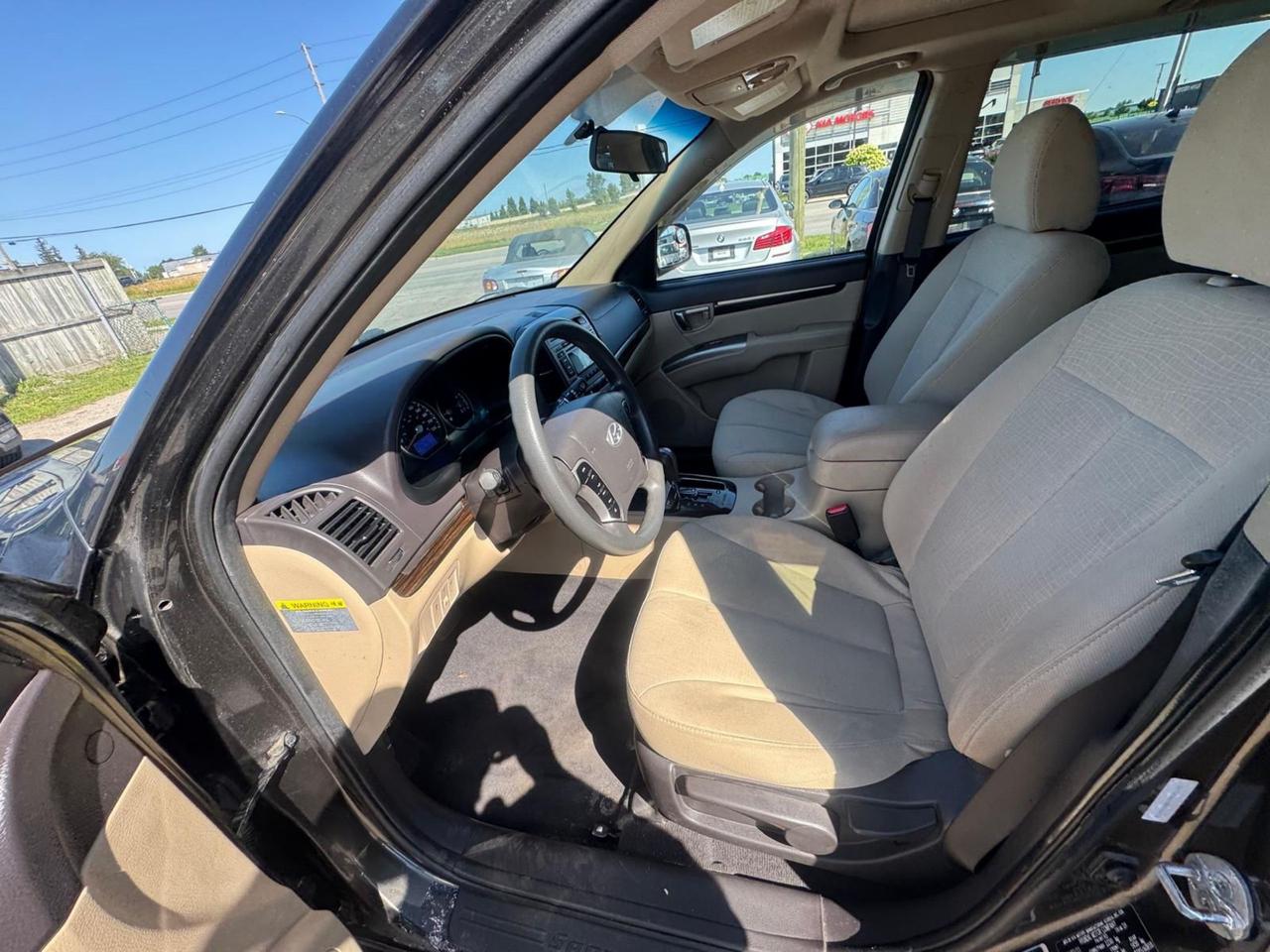 2011 Hyundai Santa Fe GL Premium, WELL MAINTAINED, NO ACCIDENTS, 4 CYL Photo
