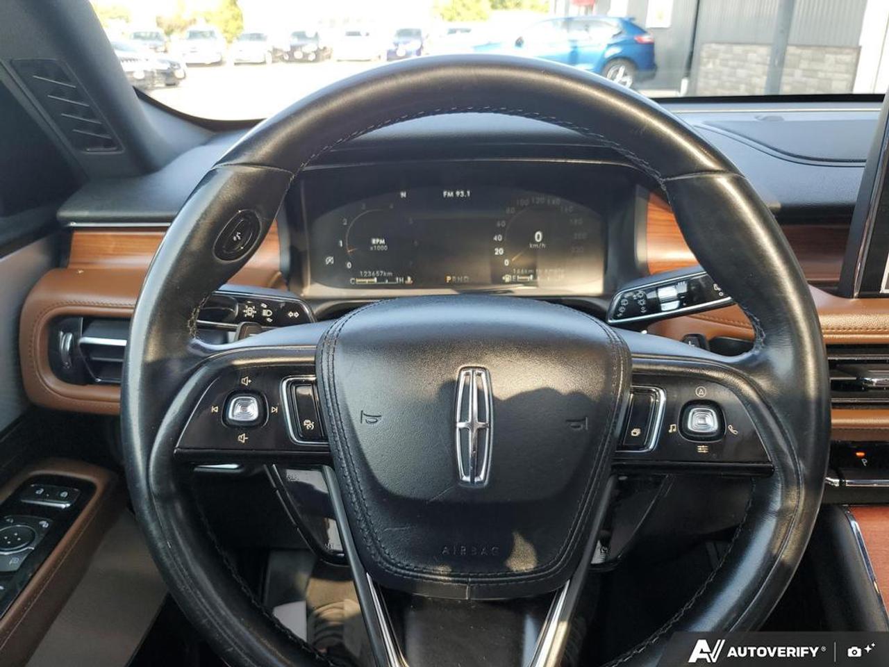2020 Lincoln Aviator Reserve AWD-LEATHER-ROOF-NAV-HEATED MASSAGING SEAT Photo