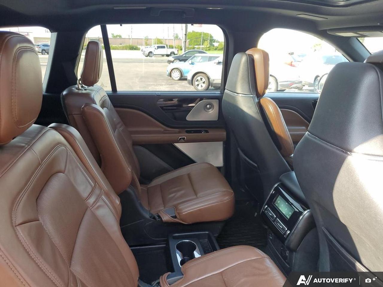 2020 Lincoln Aviator Reserve AWD-LEATHER-ROOF-NAV-HEATED MASSAGING SEAT Photo