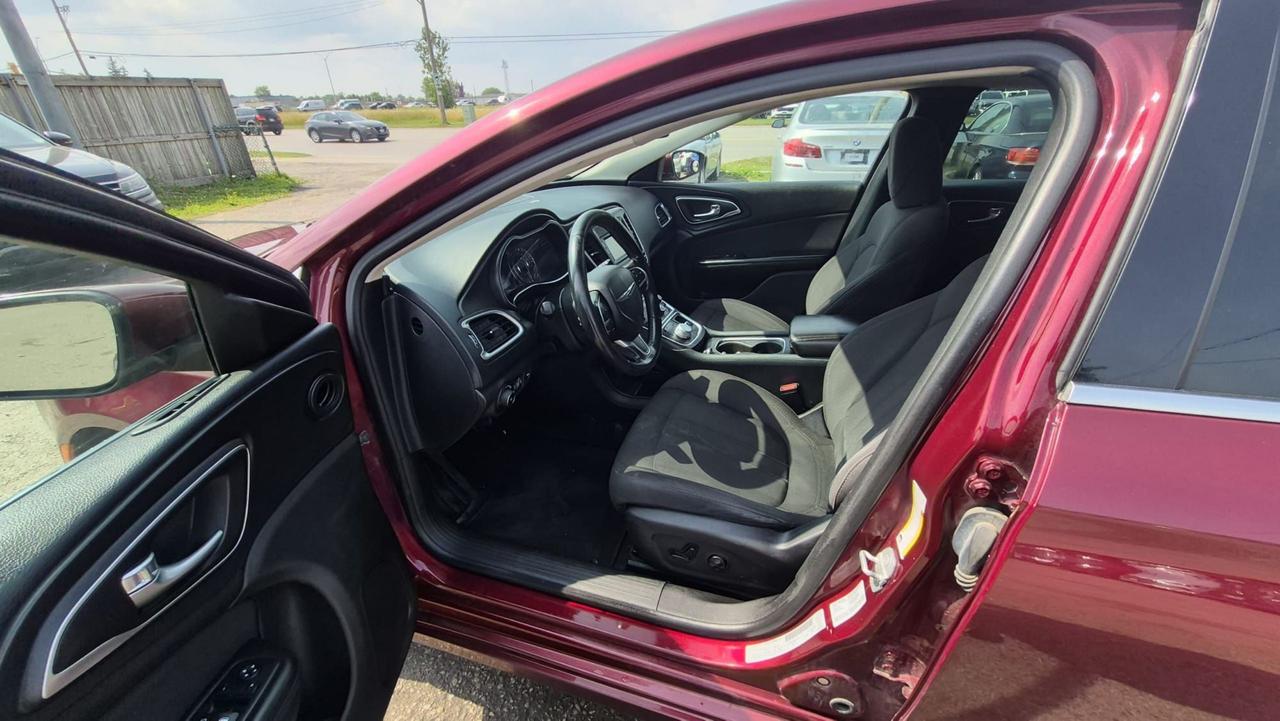 2015 Chrysler 200 Limited, 4 CYLINDER, WELL MAINTAINED, CERTIFIED Photo