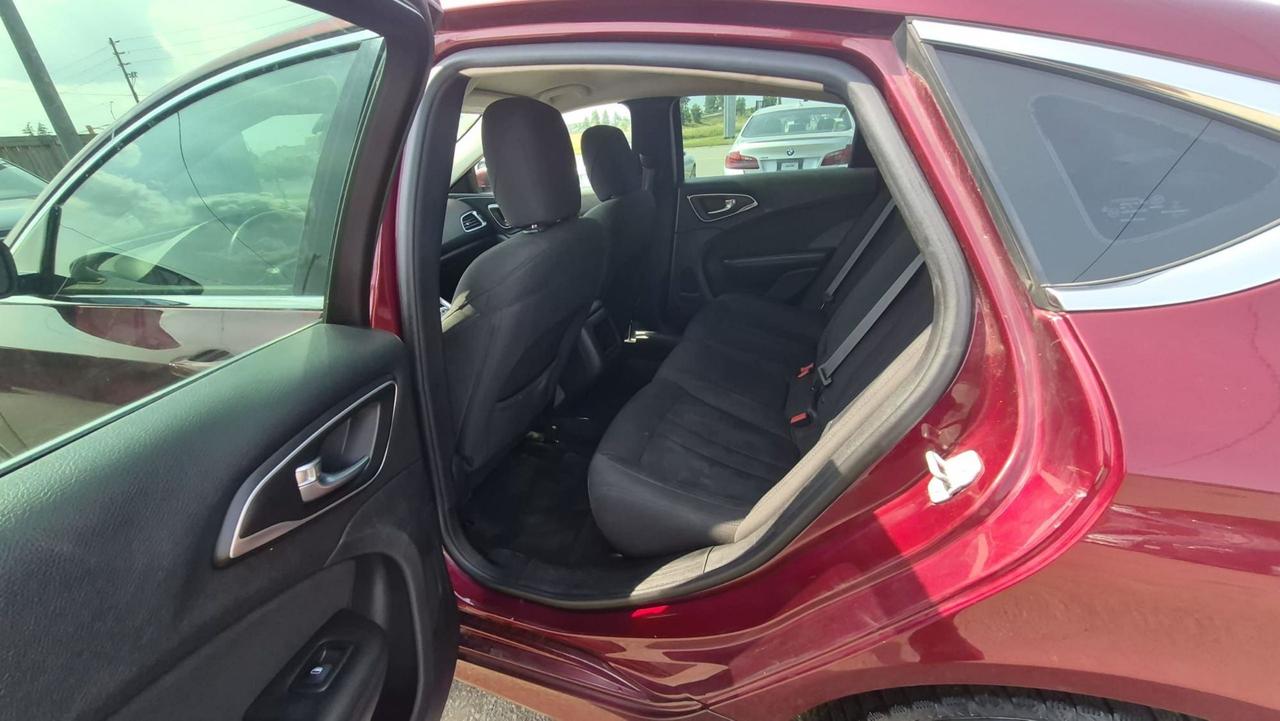 2015 Chrysler 200 Limited, 4 CYLINDER, WELL MAINTAINED, CERTIFIED Photo