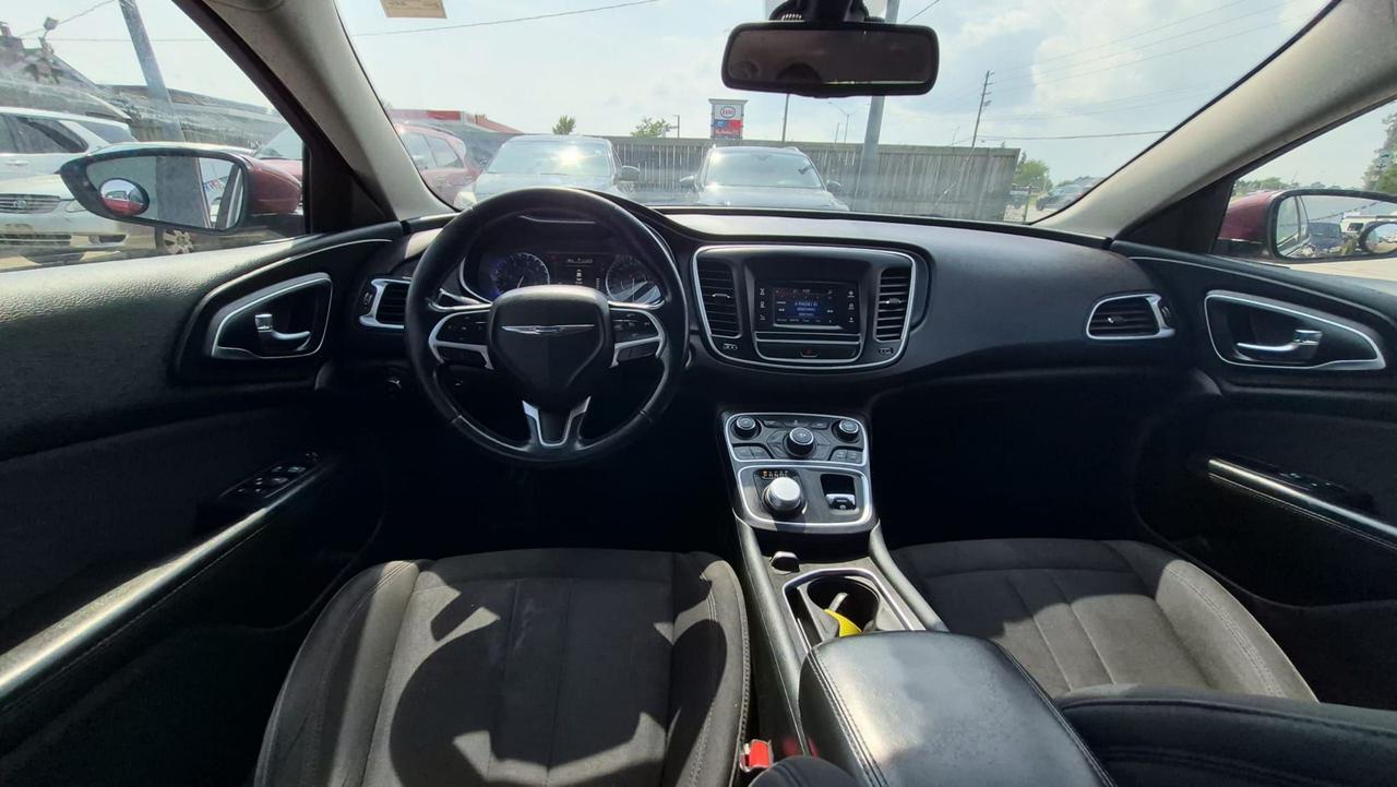 2015 Chrysler 200 Limited, 4 CYLINDER, WELL MAINTAINED, CERTIFIED Photo
