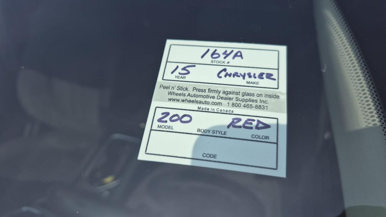 2015 Chrysler 200 Limited, 4 CYLINDER, WELL MAINTAINED, CERTIFIED Photo