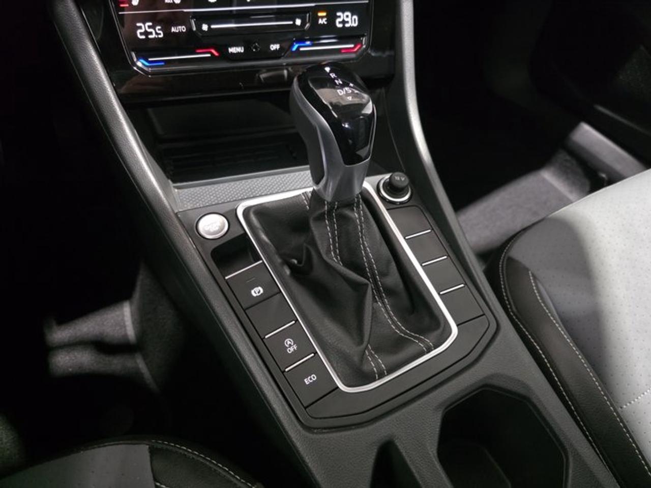 2025 Volkswagen Jetta 1.5T SE Photo