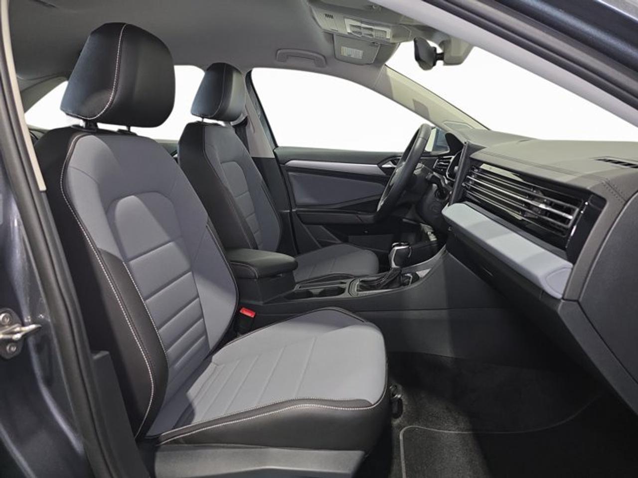 2025 Volkswagen Jetta 1.5T SE Photo